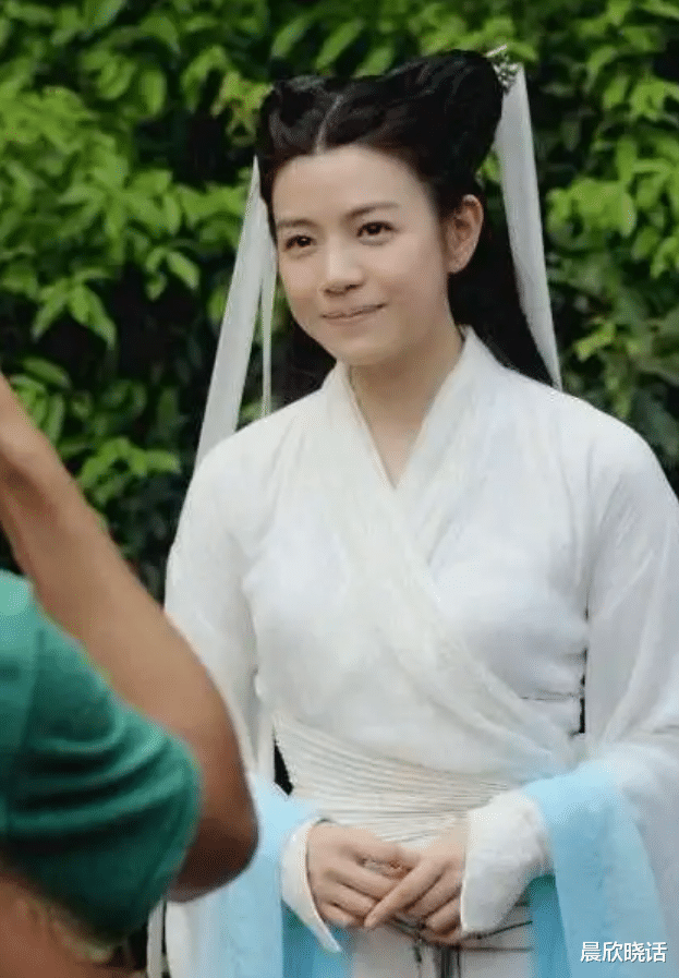 张艺兴|8位硬演第一美女的明星:秦海璐像村姑,周冬雨还不如丫鬟好看