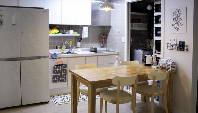 34一人住,厨房挤出家政区,“巴掌”大的地方,照样井井有条