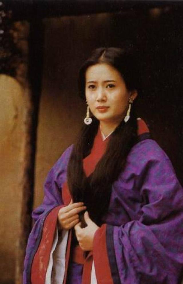 沙宝亮|最美“苏麻喇姑”的朱娜,嫁给沙宝亮生一女,婚后隐退当家庭主妇