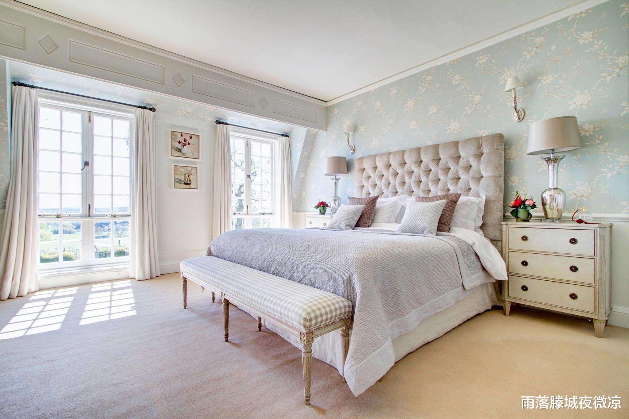 床头不能放这4样东西,尤其第二种,别不当回事,可能你家就有