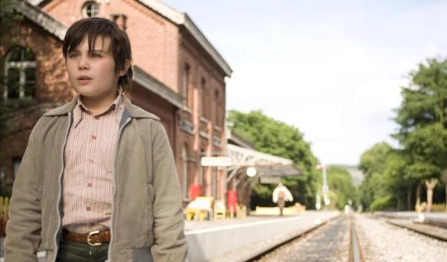 梅尔|范多梅尔拍摄时，用场面调度构筑真实体验，引导观众走入剧情