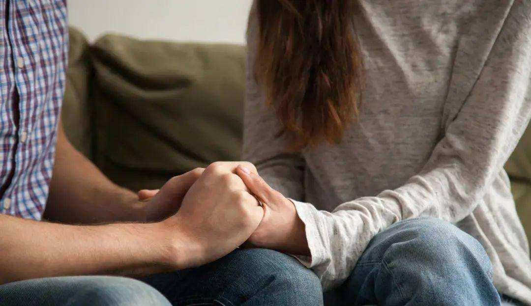 60岁大妈退休后精神空虚,闪婚流浪汉3个月后离婚:像找了个儿子