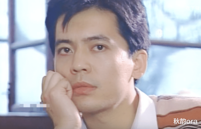 娱乐圈|“赵政委”何政军：娶初恋，妻子为他退出娱乐圈，结婚30年零绯闻