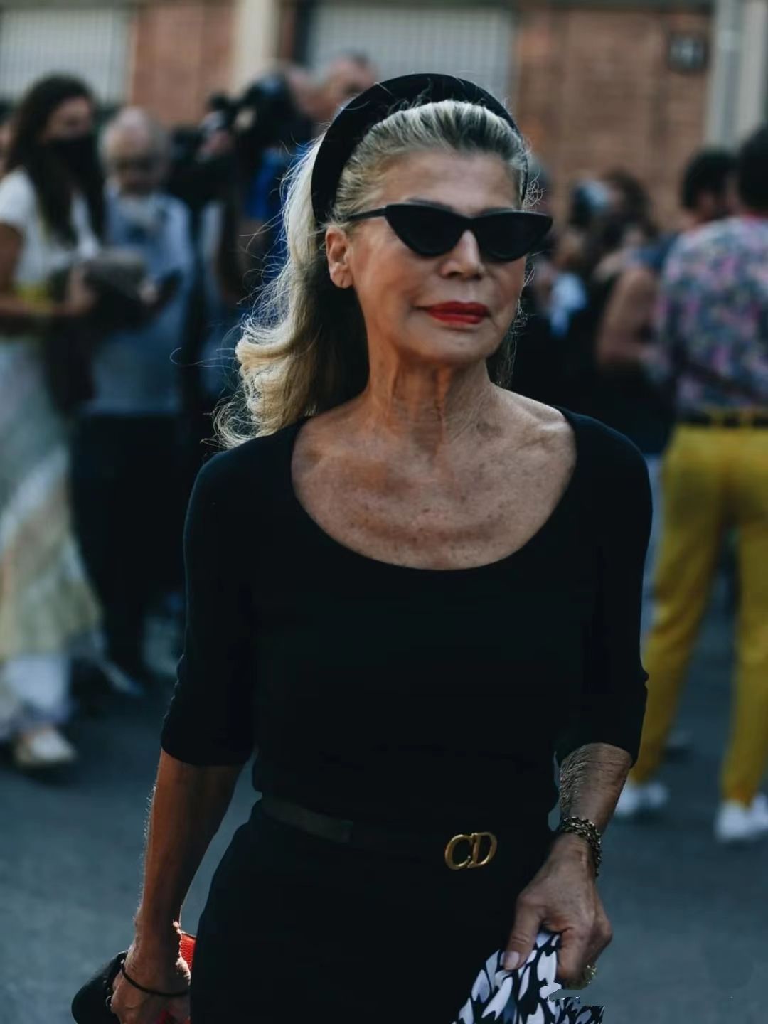 |为什么说对于老年人，发型第一、妆容第二？看看这些奶奶辈就明白