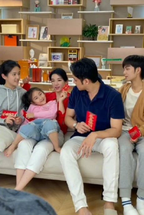 明道|明道回应发脾气后，孩子妈妈露面道歉：主演戏多劳累，反感再正常不过