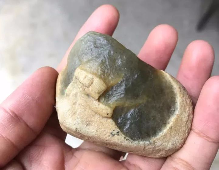 翡翠|2800块淘的大马坎翡翠原石,成品起货后自己都吓了一跳!