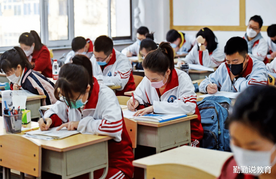 宿舍|为啥同学们宁愿去私立复读，也不选择去中专？看到宿舍环境明白了