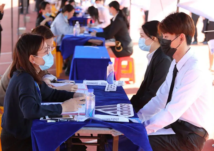 警察|家里条件越不好，越想让孩子从事这三种职业，殊不知竞争更激烈