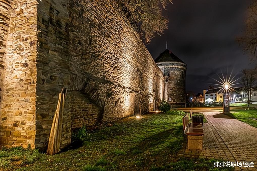 小威|人在职场，请一定要压得住脾气，沉得住气，才能做大事