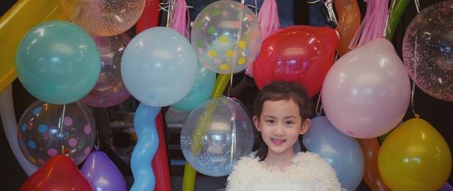 孙莉|孙莉小女儿烫发视频引热议,黄磊放养式教育再次掀起两极化评价