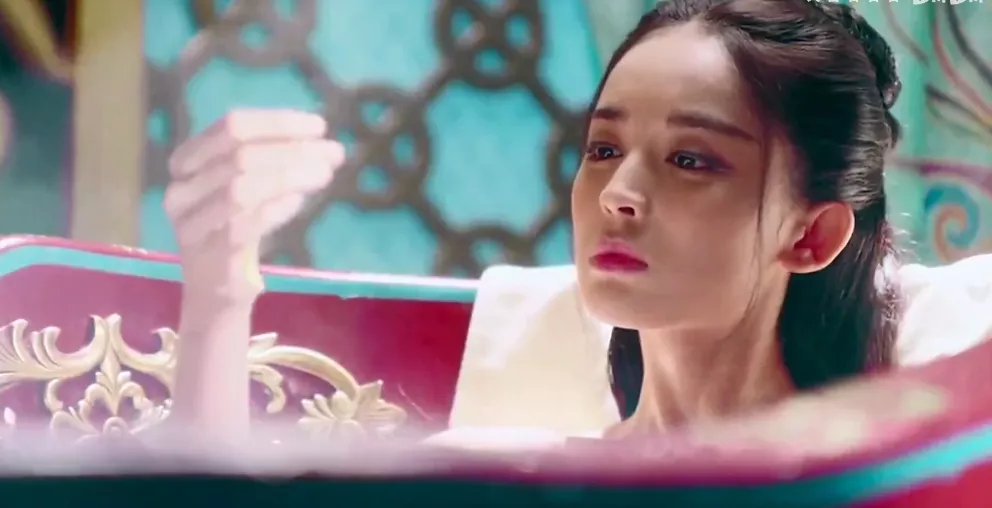 赵本山|“美人出浴”别硬演，有人迷倒众生一眼万年，有人我想给她按水里