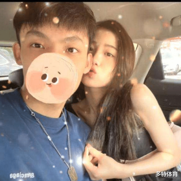 徐杰|太甜了！徐杰过年狂秀恩爱，长腿女友顶级气质，这不比网红强？
