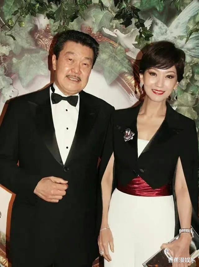 海清|年近七旬的赵雅芝近况，学年轻人玩赛车滑板，三个儿子成为依靠