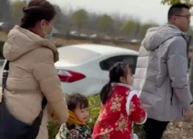 妮基·希尔顿|田静晒奇奇悦悦唱歌视频,称孩子五音不全,网友评论这点没随许敏