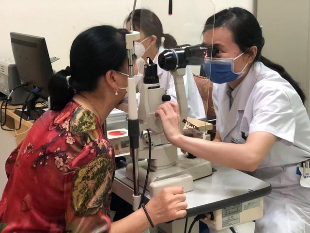 近视|眼药水没过期却滴坏眼睛 武汉6旬婆婆做错这件事后悔不已