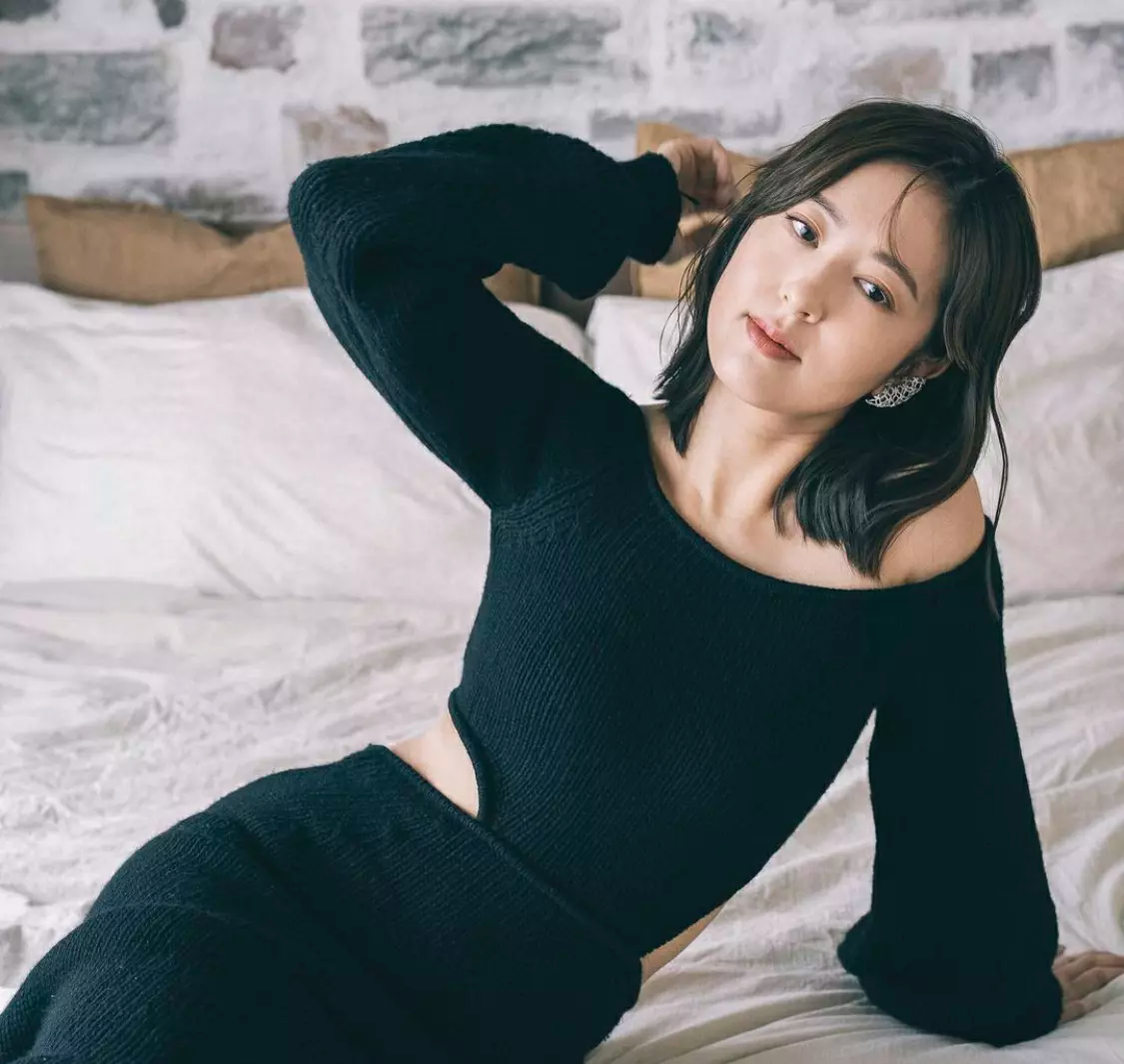 唐诗咏|41岁唐诗咏有新恋情?为好友庆生似足女主人,动作亲昵惹关注