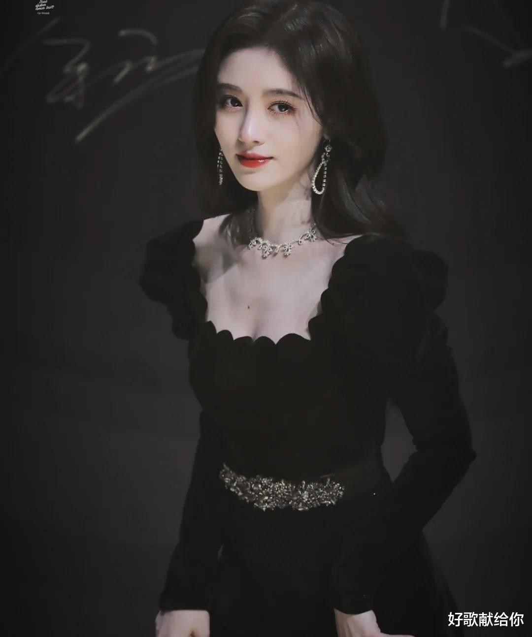 迪丽热巴|把秀场当事业的十大女星，在红毯上万丈豪情，拼演技只能退避三舍