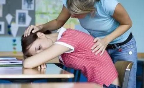 医院|女孩的首次“例假”黄金年龄是几岁？为了孩子，建议家长提前了解