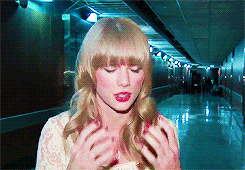 周迅|周迅拍大片又被嘲？！网友无奈：人是美的，拍的什么玩意儿…