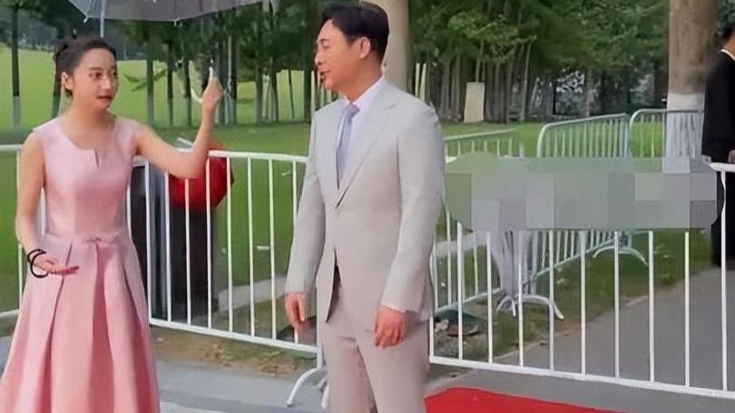 张颂文|知名男星红毯两次拒绝礼仪小姐：细节决定你的人生层次