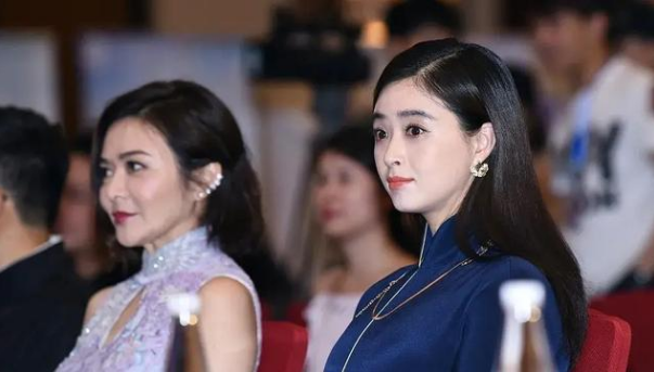 蒋欣|蒋欣原来这么美！蒋欣同框香港第一美人关之琳，合照一点都不输啊