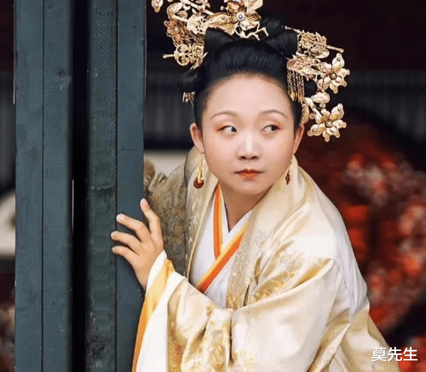 明星|2022年形象坍塌的9位明星,没有一个值得同情,都是在自毁前程