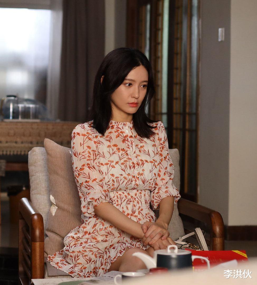 施诗|从《知否》到《相逢时节》,“剧抛脸”施诗演配角一样成为焦点