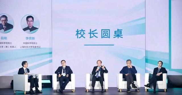 年轻人多了一个面基世界级大师的机会