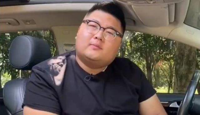 非诚勿扰|猴哥说车：官宣结婚，与何钰欣“剧本”成真，被扒非诚勿扰常驻？