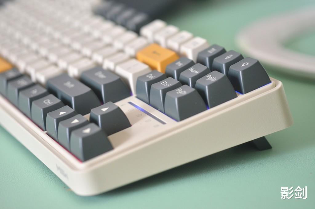 机械键盘|颜值、功能兼具，500价位最值得买的一款87键机械键盘 米物ART Z870