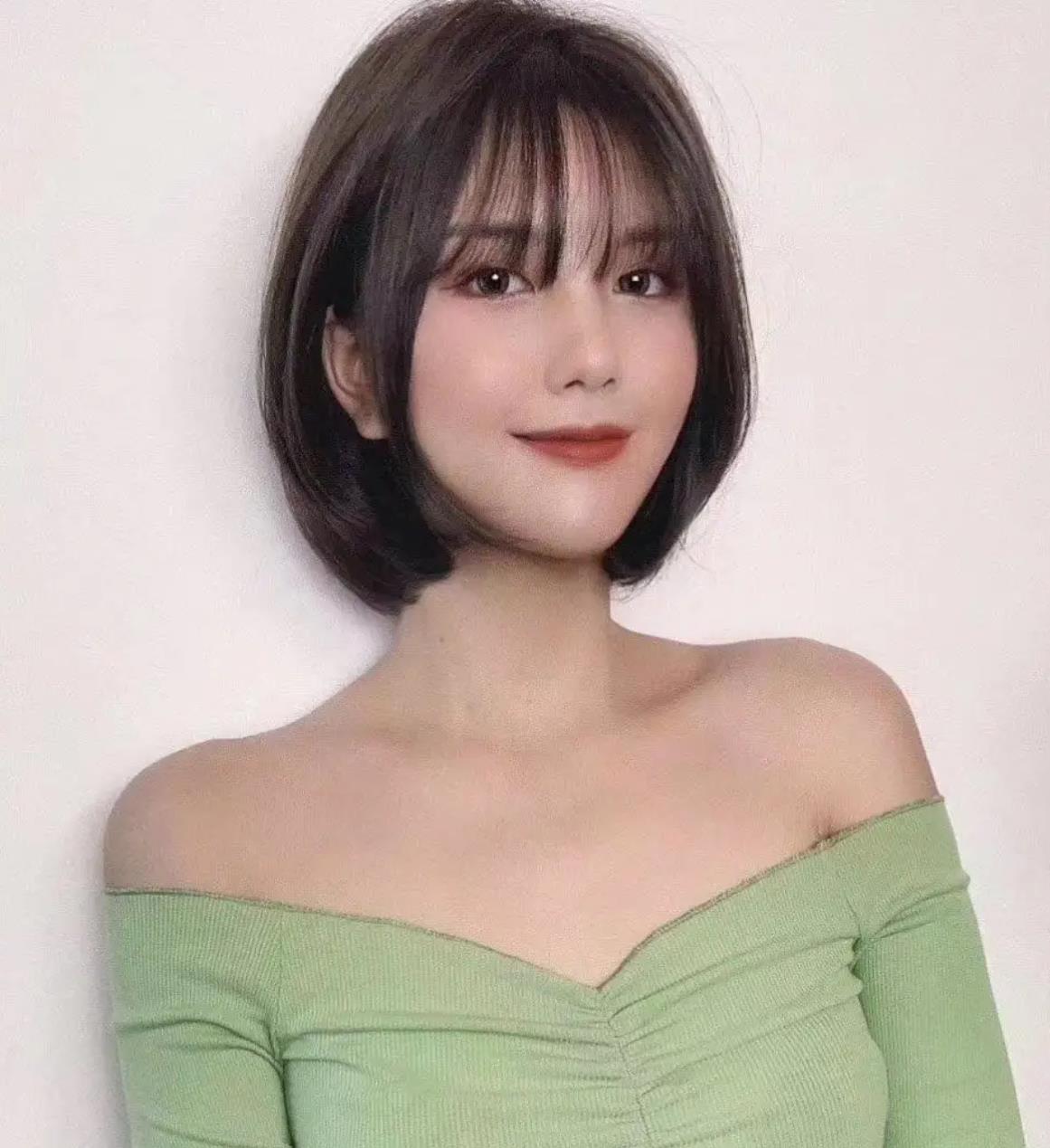 脂肪肝 大脸女生如何选择发型？这9款是首选，尤其第一款最受欢迎
