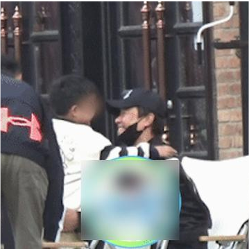 佟丽娅|佟丽娅与前夫离婚罕合体!丫丫穿休闲装少女感爆棚,前夫变油腻大叔