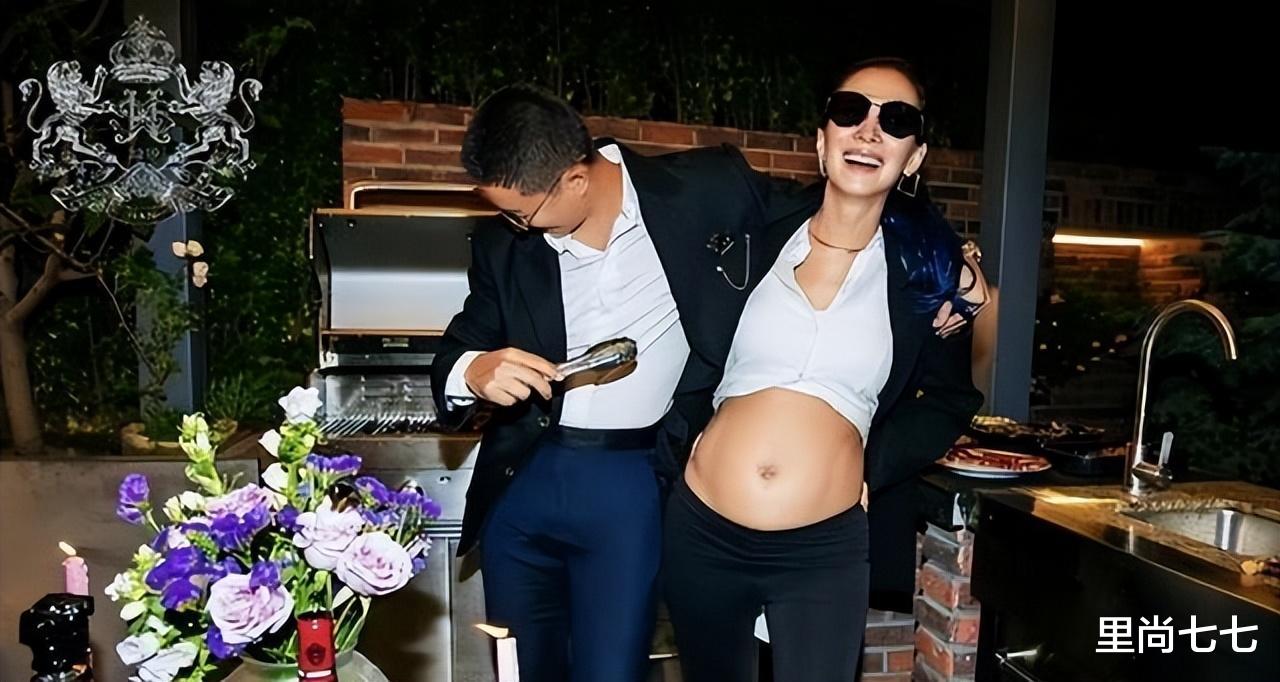 卢靖姗即将临盆！穿吊带肚大如箩，身材笨重但气韵十足太美丽