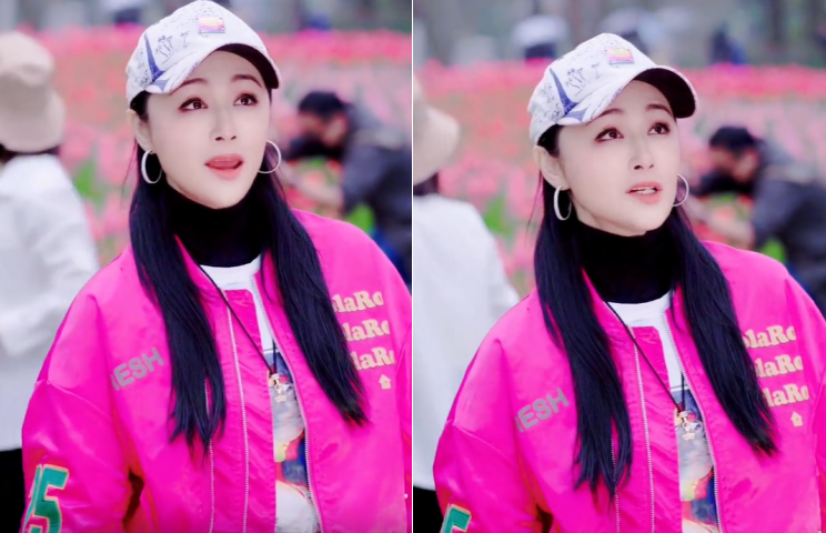 曹颖|主持人曹颖在公园唱歌!穿厚底鞋岔开腿站立,不戴口罩引人注目