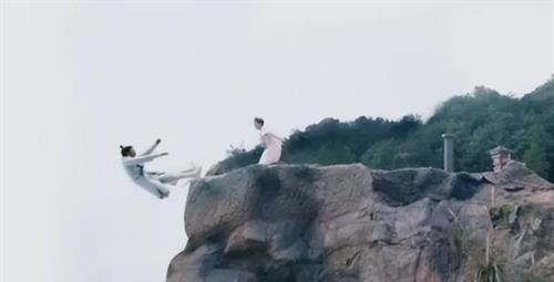 富二代|2005年女死囚毕丽梅被枪决，火化前意外苏醒，该补枪还是该赦免？