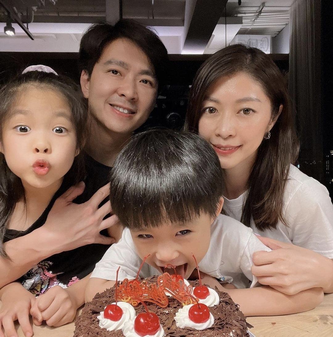 林志颖|林志颖弟弟林志鑫和家人庆生，妻子晒全家福