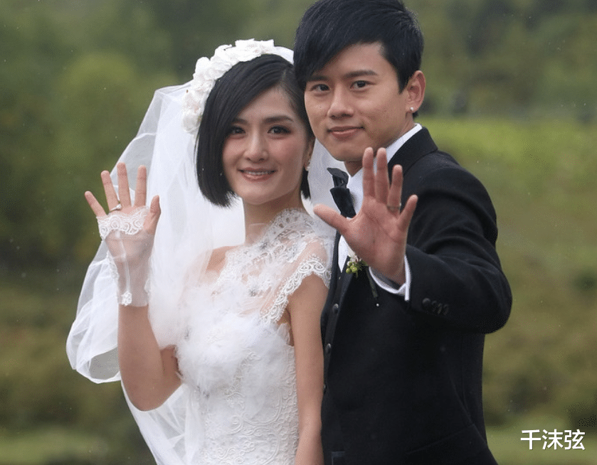 谢娜|谢娜晒照为双胞胎庆生!俩女儿草地奔跑好活泼,张杰无任何表示