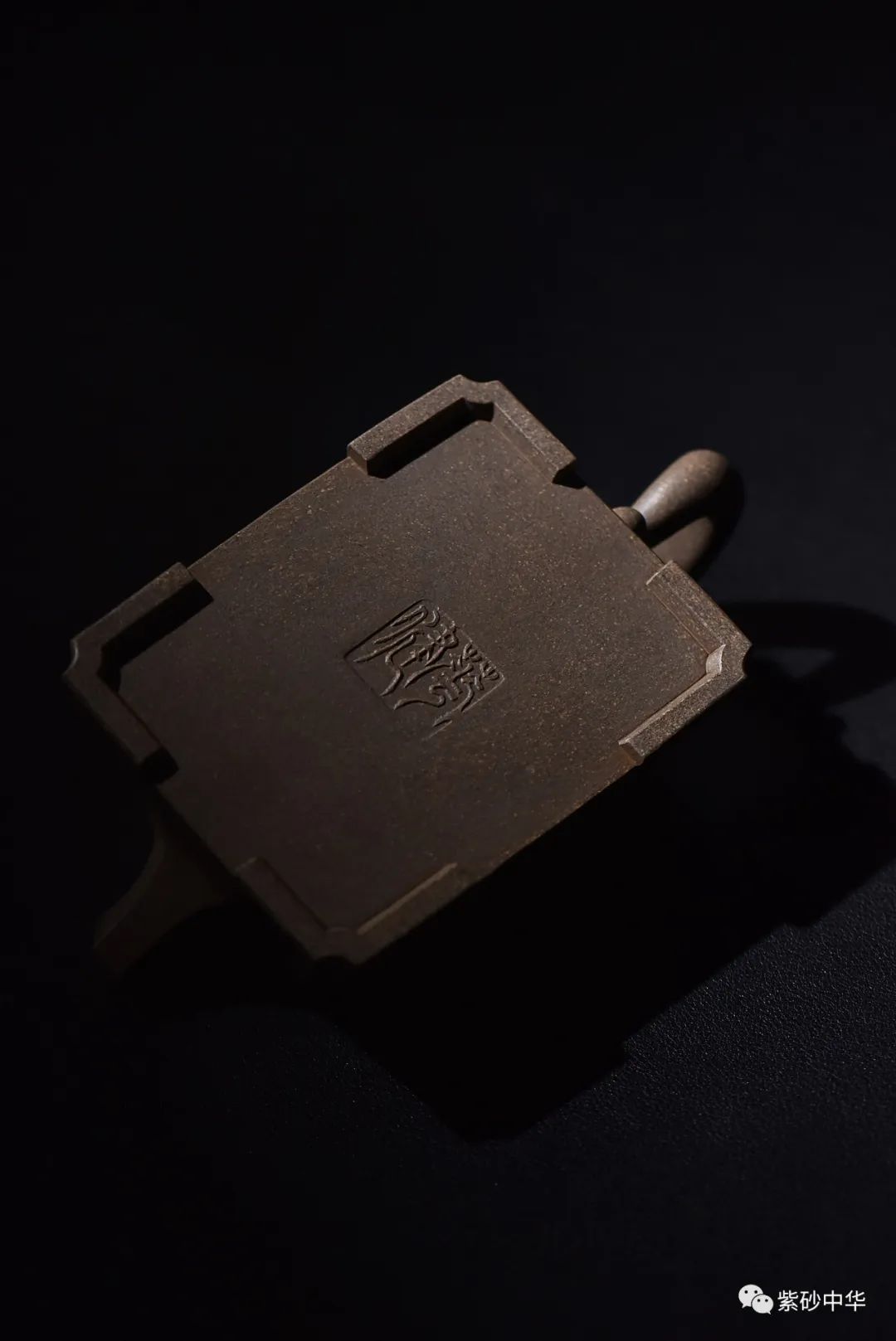 |紫砂中华 实力艺师 华健 豹方壶 宜兴紫砂壶 全手工 陶瓷 收藏