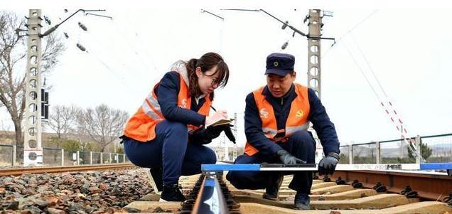 |铁路集团春招已经开启，五险一金待遇好，高学历人才报名更有优势