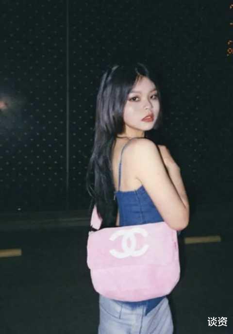 sunshine|Sunshine组合Cindy太意外了,从丑小鸭逆袭成了辣妹,爱豆氛围感十足