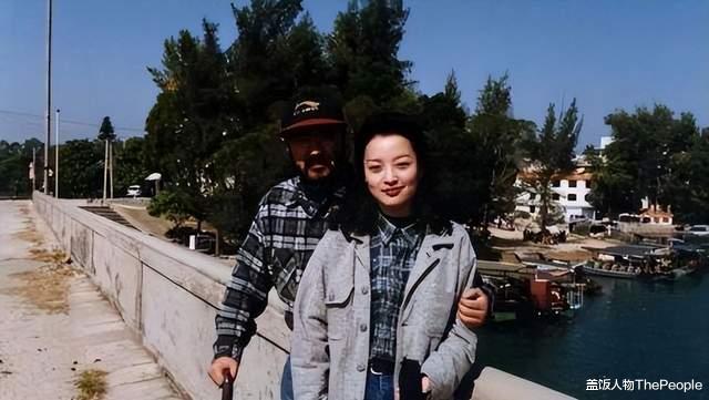 张纪中|三个嫁名导的女人，一个惹人嫌弃，一个默默付出，只有她活出自己