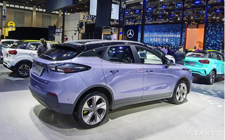 新能源|当新秀遇到黑马，哪吒U Pro对比几何C，谁更适合年轻人？