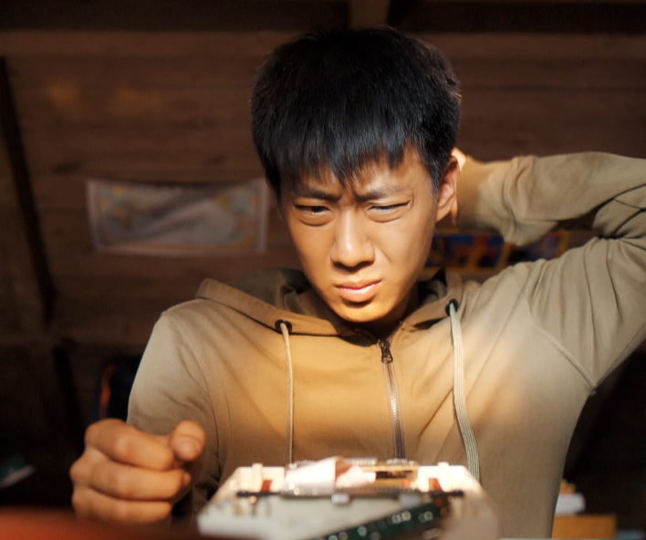 央视|央视又出一部王炸剧，才播1天收视爆了，张嘉益妻子演技惊艳四座