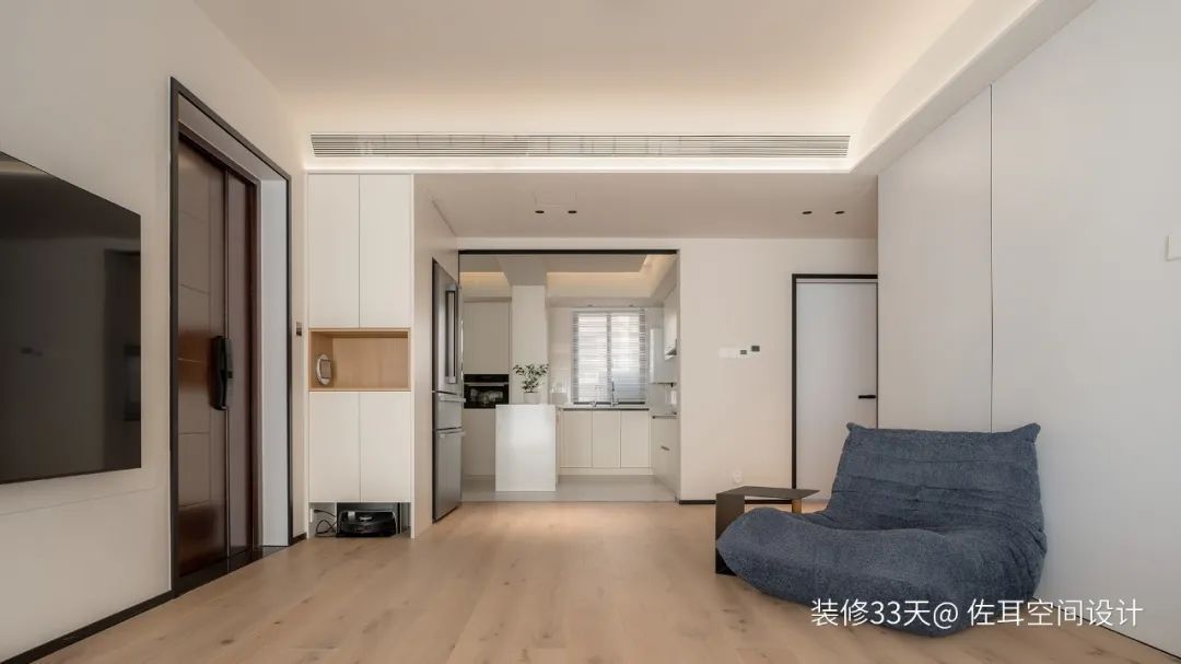 装修设计:125平现代简约素雅温馨三室
