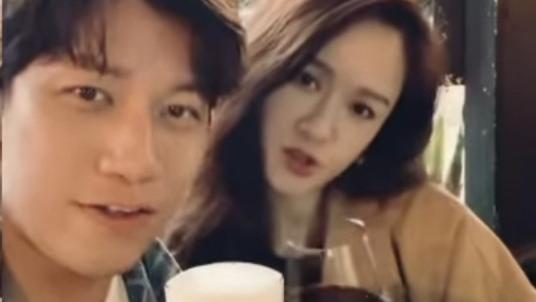 陈乔恩|43岁陈乔恩晒度假照，依偎着丈夫撒娇，二人喝酒怡情仍不着急备孕