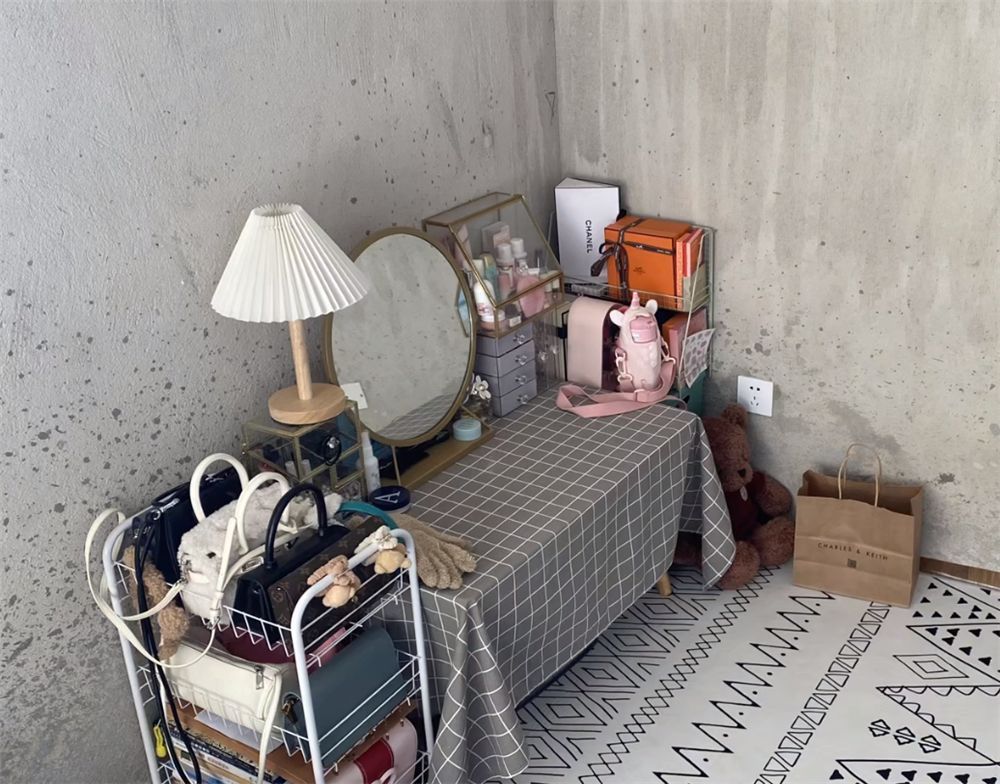 95后小哥哥为省钱,不装修直接入住毛坯房,网友:真心服气!