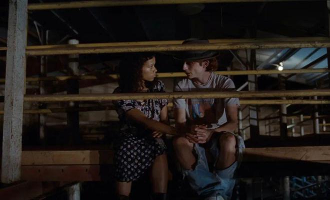 异类|期待了很久的热门片，大概也只适合截图发发