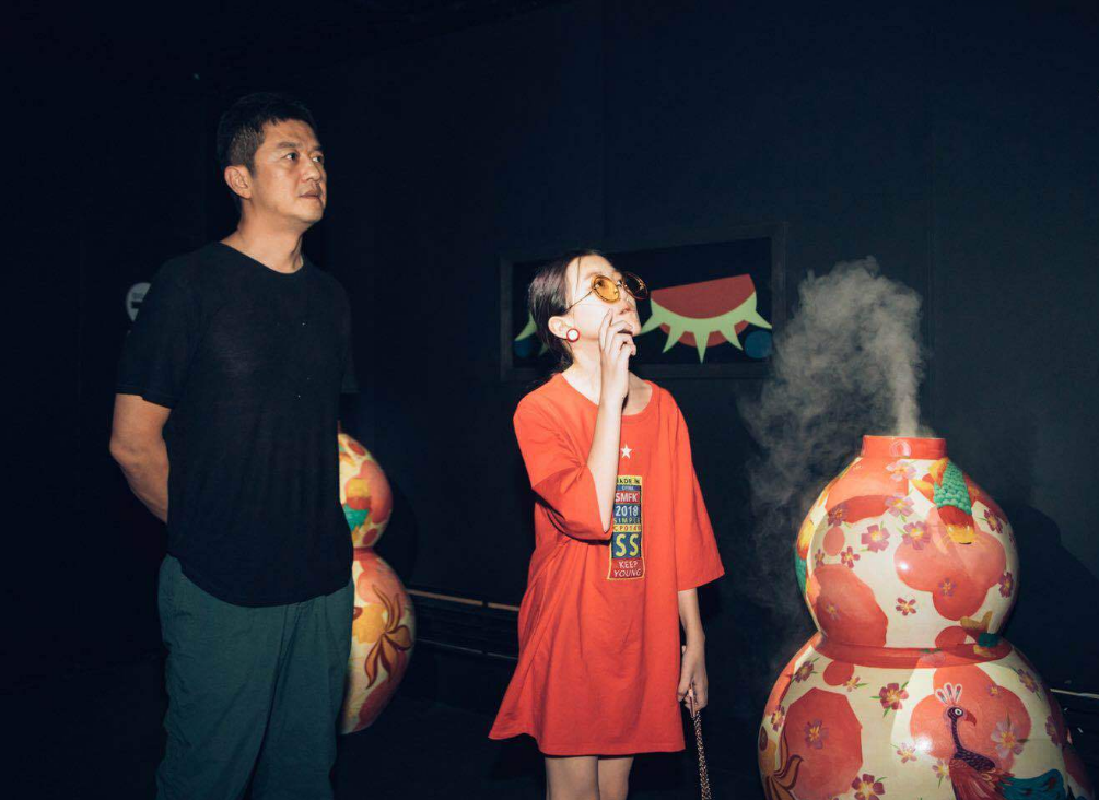 李亚鹏|李亚鹏51岁又生小儿子，李嫣一张照片，牵出与王菲欺瞒多年的秘密