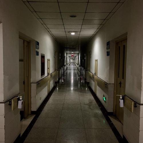 内分泌失调|女孩腹痛误诊阑尾炎，无奈卵巢切除，母亲崩溃：她还能做女人吗？