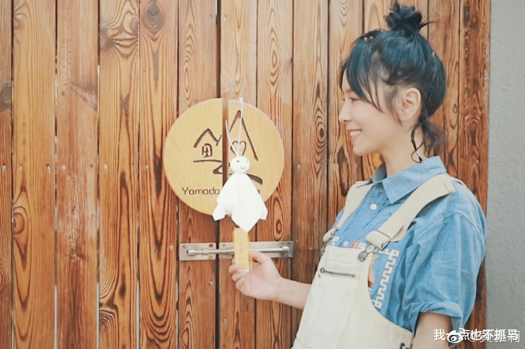 黄雅莉|出道17年没红,却靠私宅强势出圈:她是最被低估的超女